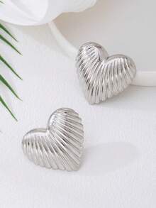 一对简约几何心形耳钉，适合女性日常、派对和婚礼佩戴 - 愛心耳環 - 查看 7