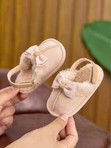 0-1 岁婴幼儿女童鞋，室内家居魔术贴蝴蝶结休闲软底可爱毛绒婴儿女童拖鞋，秋冬