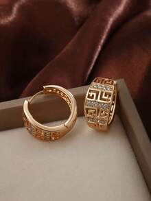 Delikatne kolczyki koła z pustym wzorem, biżuteria miedziana zdobiona cyrkoniami, elegancki, luksusowy styl, prezent dla kobiet