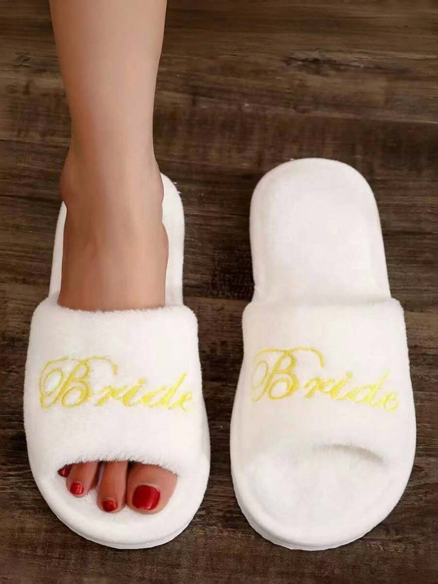 Fashionable New Women's Slippers With Plush Lining, Suitable For Indoor, Home, Bedroom, Room, Outdoor Wear. Thick Sole, Casual, Soft And Comfortable Couple Slippers, Indoor Slippers, Room Shoes. EVA Sole Material, Fluffy Women's Slippers, Elegant Women's House Slippers, White Slippers For Warmth