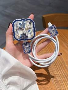 4pcs Set (1pc Wave Pattern Phone Case + 1pc Wave Pattern UK Plug Charger Protector + 2pcs Wave Pattern Data Cable Protectors) UV Painted Blue Floral Pattern Compatible With IPhone 17/17 Pro/17 Pro Max/Air/16/16 Pro/16 Pro Max/16 Plus/7/8/7P/8P/X/XS/XR/XS Max/11/11 Pro/11 Pro Max/12/12 Pro/12 Pro Max/12 Mini/13/13 Pro/13 Pro Max/14/14 Pro/14 Plus/14 Pro Max/15/15 Pro/15 Plus/15 Pro Max - Multicolor - View 3
