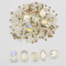 210 piezas de cuentas de vidrio, cuentas retorcidas, cuentas de rombos puntiagudos, cuentas planas, cuentas pequeñas, cuentas sueltas chapadas, materiales para hacer joyas DIY para encantos de teléfono, collares, aretes, llaveros, bolsos