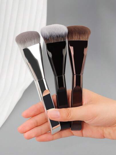 1 Flat-Topped Kabuki Foundation Brush, Suitable For Liquid Cosmetics, Powder Cakes, Travel Foundation And Mixed Cosmetics. No Stripes, Full Coverage And Quick Mixing, Suitable For Beginners And Daily Makeup.