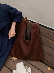 New Women's Large-Capacity Fashion Retro Velvet Bucket Bag, And Unique Design Tote Bag, Suitable For Shopping, Commuting And Work