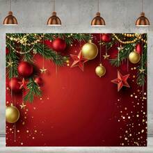 زينة بموضوع عيد الميلاد تتميز بخلفية عيد الميلاد الحمراء، رمزية لعيد الميلاد، مع تصاميم من الزينات والأغصان الصنوبرية وأعلام الحفلات والتفاصيل الاحتفالية. متوفرة بأحجام متعددة. سهلة التعليق، مثالية لديكور المنزل.