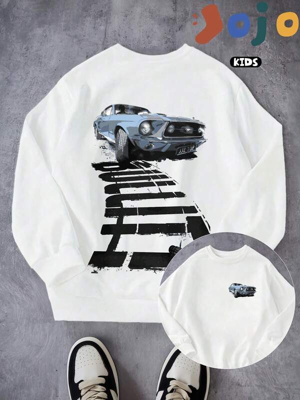 Ein Muster mit einem rasenden blauen Auto und Buchstabenaufdrucke, die Reifenspuren imitieren, Sweatshirts mit überschnittenen Schultern für Jungen und Mädchen, lässige Sweatshirts in Oversize-Passform von Curve, vielseitige, lockere Freizeit-Sweatshirts mit Rundhalsausschnitt und eine neue Serie atmungsaktiver Langarmoberteile im adretten Streetstyle für Kinder.