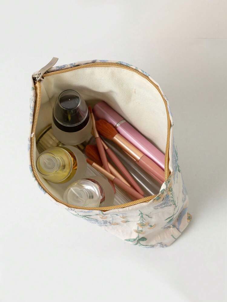 مجموعة واحدة حقيبة مكياج كبيرة السعة بطبعة زهرية مُنقّشة باللون الأزرق الفاتح مع سحاب، تتضمن حقيبة للعناية بالبشرة، حامل تامبون، علبة أحمر شفاه، محفظة وحقيبة تخزين. هذه الحقيبة المنظمة متعددة الوظائف مناسبة لتخزين مستحضرات التجميل، لوازم المدرسة، الضروريات المنزلية، مستلزمات العطلات والسكن الجامعي. حقيبة مكياج، هدية للمرأة، هدية عيد الميلاد، فكرة هدية للنساء - أزرق فاتح اللون - مشاهدة 7