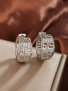 Delikatne kolczyki koła z pustym wzorem, biżuteria miedziana zdobiona cyrkoniami, elegancki, luksusowy styl, prezent dla kobiet