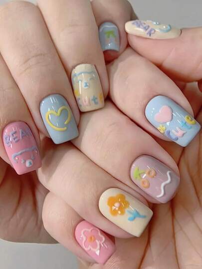 24片短方形可穿戴指甲花心图案按压式假指甲，含果冻胶和指甲锉，适合女性日常聚会和节日