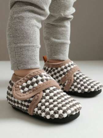 Thick Warm Children's House Slippers, Boys' Blue Polka Dot Cute Indoor Flat Shoes, Soft Bottom Warm Lightweight Comfortable Floor Socks, Autumn/Winter