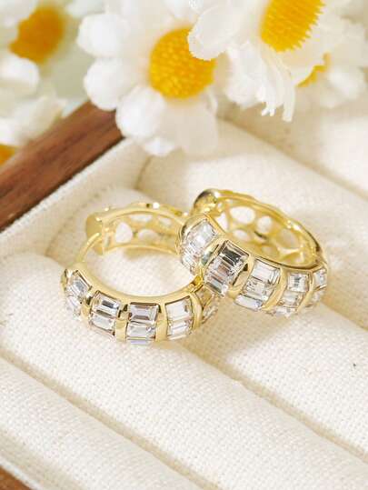 1 Pair Fashionable European And American Style Cubic Zirconia Inlaid 925 Sterling Silver Earrings, Suitable For Any Occasion, Perfect Gift For Friends Or Loved Ones (Card Not Included)