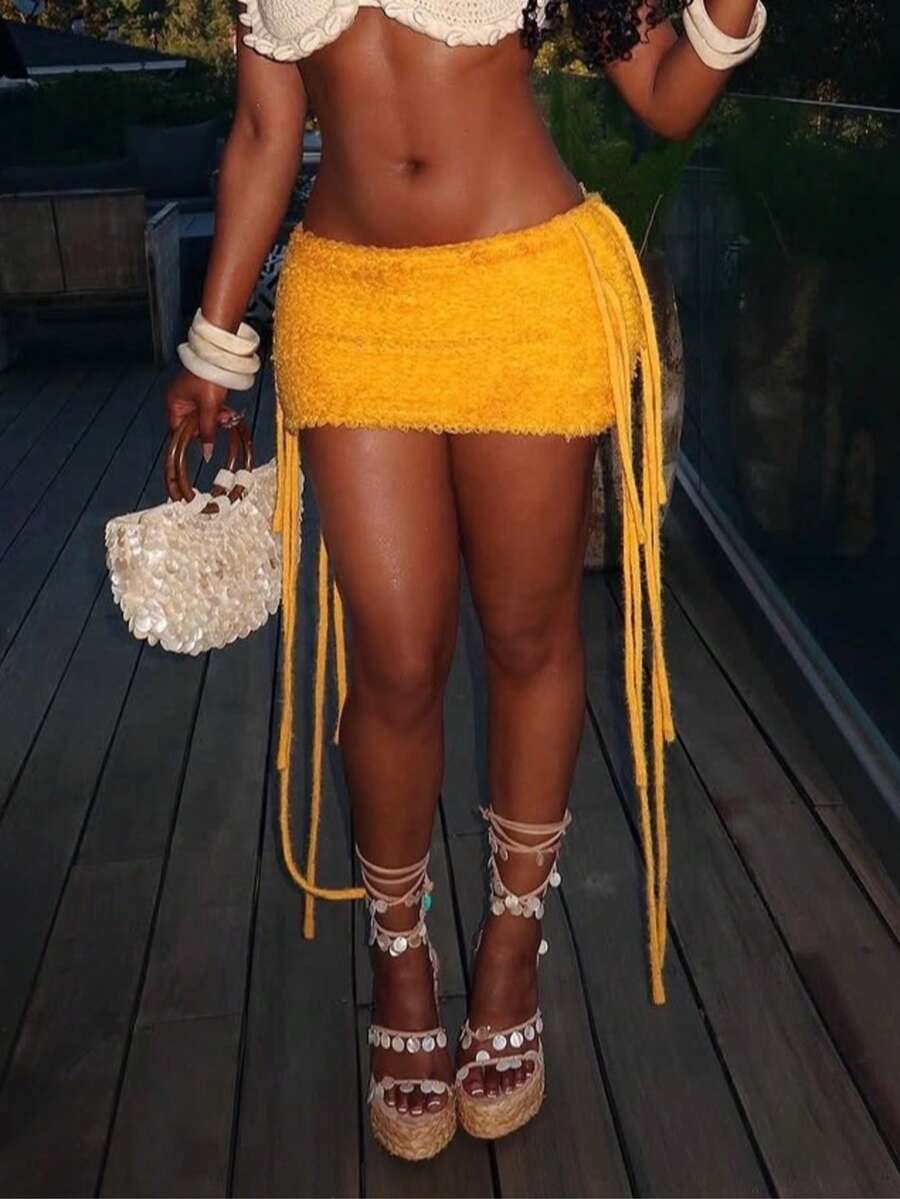 Sexy Chic Minimalist Fashionable Niche Solid Color Fringed Knit Mini Skirt, Suitable For Dates - Yellow - View 1