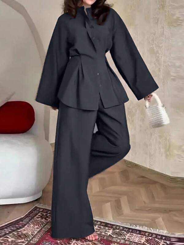 طقم قميص وبنطلون أنيق بلون أحادي للتنقل اليومي