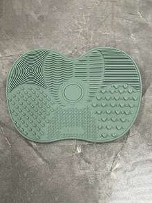 1pc Silicone Make Up Brush Cleaning Mat, Makeup Brush Cleaner Mats, Cosmetic Cleaning Pads, Portable Washing Tool With Suction Cup For Makeup Cosmetic Brushes, Drying Washing Tool, Suitable For Makeup Brush, Makeup Sponge, Powder Puff
