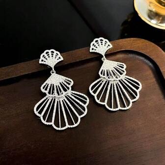 1 Pair Shiny Flared Mini Skirt Shaped Earrings For Women, Elegant Luxury High-Quality Fashion Earrings, Suitable For Daily Wear, Banquet, Wedding, Party