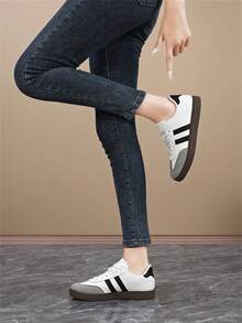 Shoes Giày huấn luyện quân đội Đức cổ điển dành cho nữ | Giày thể thao thường ngày kiểu cổ điển, mũi giày bằng da lộn | Giày đi bộ thoải mái hàng ngày - Đen và trắng - Xem 6