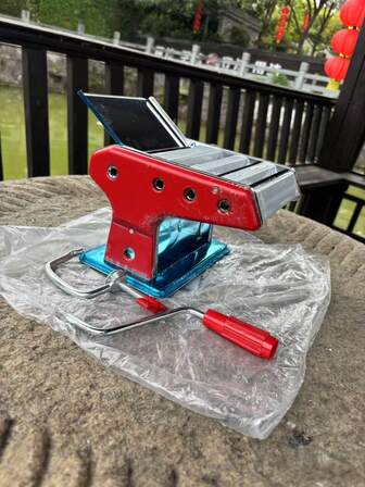 Handy Mom's Noodle Maker, Stainless Steel Manual Pasta Maker, Multi-Functional Hand-Cranked Noodle Cutting Machine, Small Noodle Press Gadget For Home Use