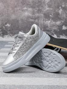 Baskets décontractées minimalistes à la mode et confortables en argent, chaussures de marche élégantes et brillantes pour femmes, chaussures cadeaux de vacances pour femmes