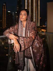 两件套：印花开襟长袍+头巾，适合迪拜穆斯林女性日常穿着。 - 彩色 - 查看 17