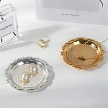 1pc Vintage Embossed Metal Tray, Desktop Organizer, Photo Prop, Decor, Beauty Tool, Photography Background