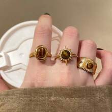 1 Piece Vintage - Inspired Women's Ring, Exuding Light Luxury & High - End Vibe. 18K Gold Crafted Sunflower - Shaped Setting With Oval Tiger's Eye Stone. Unique Blend Of Tiger's Eye's Natural Charm & Sunflower's Vibrant Design, A Standout Accessory For Daily Wear & Special Occasions.