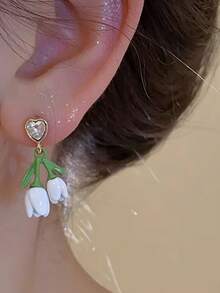 1 par de pendientes de tulipán dulce de aleación, pendientes frescos con flor en forma de corazón, accesorios frescos con tema forestal, los mejores recuerdos de boda para novias y damas de honor, adecuados para diversas ocasiones como fiestas festivas y viajes diarios.