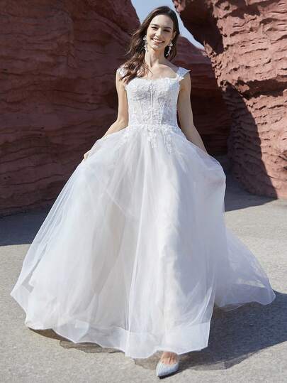 Vestidos de novia de gala de encaje con flores de marfil, de manga corta de tul con escote corazón, con tren, para bodas al aire libre. Vestidos de novia formales con espalda con cordones y encaje, con tren.