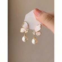 Korean Elegant Pearl Flower Vintage Stud Earrings, Niche Personalized Versatile Jewelry Accessories - 蝴蝶型 - 查看 8