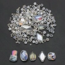 210 piezas de cuentas de vidrio, cuentas retorcidas, cuentas de rombos puntiagudos, cuentas planas, cuentas pequeñas, cuentas sueltas chapadas, materiales para hacer joyas DIY para encantos de teléfono, collares, aretes, llaveros, bolsos