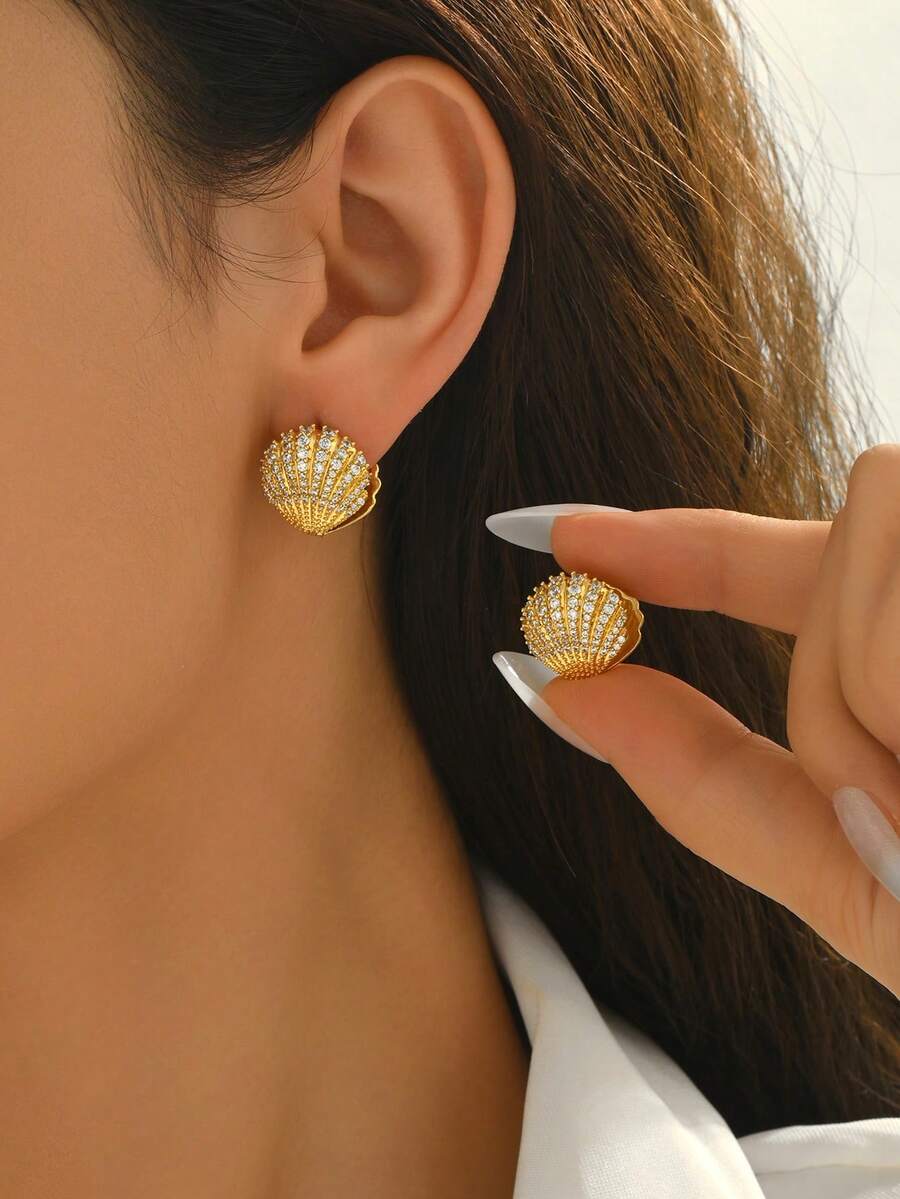 1 Pair Shiny Gold Shell Stud Earrings Inlaid With Sparkling Rhinestones, Vibrant And Elegant To Add A Romantic Touch To Your Look