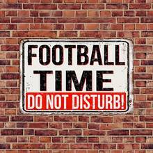 Retro Blechschild für Fußballfans: Perfekt für Kinderzimmer, Badezimmer, Kaffee-Dekoration, 12x8 Zoll, Wandkunst, Schulthema, Mehrzweck, Weihnachten, Halloween, Ostern, Erntedankfest, Keine Stromversorgung erforderlich