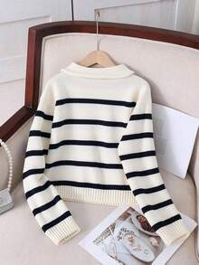 一件少女时尚休闲条纹翻领针织衫，适合日常穿着，展现活泼风格，是上学和外出活动的理想之选，尽显天真魅力。 - 白色 - 查看 2