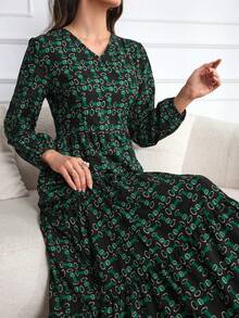 Spring Women's Floral Print Bohemian Style Long-Sleeved Maxi Dress. 2025 New Year Fashion Loose Autumn Black And Green Dress, Belled Summer Vacation Casual Dress, Elegant Party Beach Graduation Fashionable Evening Valentine's Day Dress.