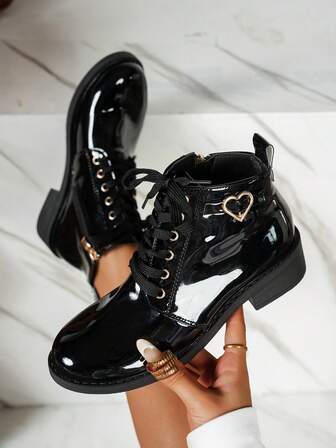 Women's Autumn/Winter New Black Patent Leather Lace-Up Side Zipper Heart Decor Luxurious Fashion Versatile Runway Party Biker Ankle Boots, Casual Outdoor European & American Retro Style Short Boots, Influencer Recommended Fairy-Like French Minimalist Design Resort Chunky Heel Ankle Boots