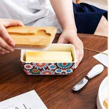 1 pièce Boîte à beurre en céramique style campagnard, boîte de rangement pour fromage et beurre, style rétro, pour la cuisine et la salle à manger, avec outil de découpe, récipient à fromage, bocal de conservation, organisation de la cuisine, conservation des aliments, récipient à la mode, décoration de cuisine moderne, récipient réutilisable, céramique de haute qualité, boîte de conservation du beurre, chef à domicile, organisateur de mariage, récipient de rangement durable pour plan de travail de cuisine.