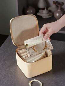 Caja de almacenamiento de joyas multifunción portátil de Navidad con bolsa, caja de joyas de cuero PU para anillos, collares, caja de joyas resistente a la oxidación como regalo de cumpleaños, caja de joyas de gran capacidad para aretes, anillos, pulseras, collares, accesorios para el cabello, adecuada como regalo de vacaciones o cumpleaños para novias, amigas y niñas