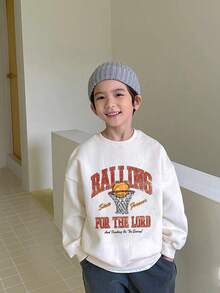 Sudadera con capucha de cuello redondo con estampado gráfico de letra de baloncesto casual de calle para niño preadolescente