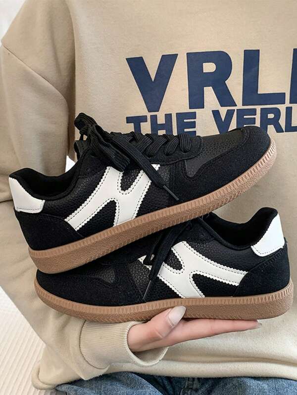 New Women's Flat Black Casual Sports Sneakers