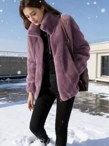 Women's Faux Shearling Fleece Jacket - Full Zip, Soft Warm & Cozy With Functional Pockets | Fall Winter Casual Everyday Wear. Made Of Soft, Faux Fur Fabric With A Drawstring Stand Collar, This Solid-Color Jacket Balances A Sweet, Cool, And Warm Look With An Eye-Catching Yet Understated Style, Making It A Sophisticated Piece To Brighten Up Your Fall And Winter Outfits. Suitable For Everyday Outings, Coffee Shop Visits, And Casual Commutes, It's Comfortable For Both Indoor And Outdoor Wear. - 紫色 - 查看 5