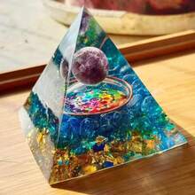 CUPIDCRYSTAL 1pc Orgon Pyramid Energy Generator, Natural Amethyst Crystal Sphere With Blue Quartz Orgone Pyramid, Protection Pyramid With Quartz Energy Points For Decor Healing Meditation