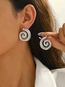 1pair Fashionable Abstract Mosquito-Repellent-Incense Shaped Stainless Steel Stud Earrings For Women, Retro Earrings For Celebrations And Sexy Outfits - Yellow Gold - View 3