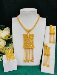 1 Halskette, 1 Ring, 1 Paar Ohrringe Mode Damen Vergoldetes Seil Kreis Anhänger Schmuckset, 3-teilig, geeignet für saudische, nahöstliche, Dubaiische, europäische und amerikanische Bräute, Hochzeiten, Partys, Dates, Kleider, Weihnachten, Neujahr, Valentinstag, Halloween Feiertage, täglichen Gebrauch, Geschenk für Mutter, Freundin, Schwester