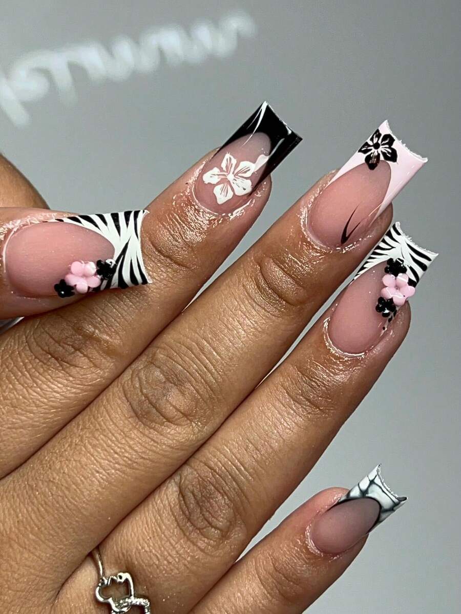 24 pezzi di adesivi per unghie quadrate di media-lunga lunghezza, motivo a strisce rosa e nero con coccodrillo, decorazione 3D floreale carina, adatto per uso quotidiano, appuntamenti e feste delle donne (con: 1 pezzo di colla gel e 1 lima)