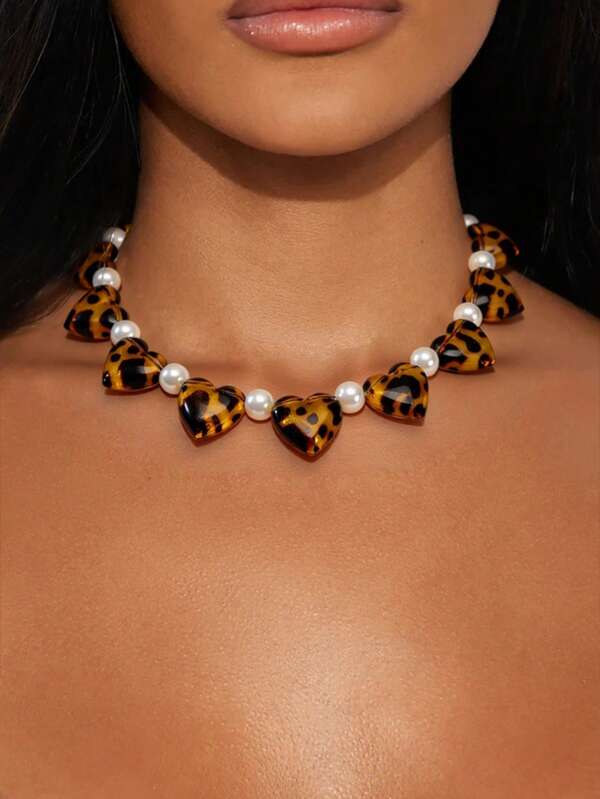 1pc Women's Bohemian Leopard Print Heart Shaped Faux Pearl Necklace - Lightweight Luxury Jewelry Suitable For Casual And Formal Occasions, Heart Necklace, Chunky Heart Necklace