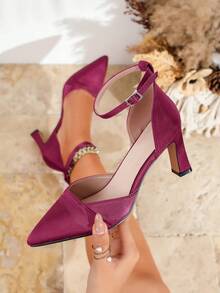 Tacones de salón de satén de color vino tinto con punta afilada, hebilla de un solo tirante, versátiles y de moda