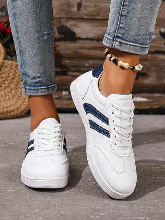 Nya damskor, modesneakers, studentskor, parskor, retro vardagsskor, snörskor, mångsidiga platta utomhusskor, damskor året runt