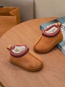 1双婴幼儿踝靴秋冬新款韩版软底学生靴儿童加厚平底防滑雪地靴宝宝踝靴