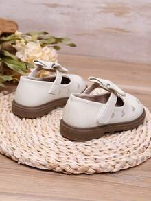 1 双女童刺绣心形蝴蝶结圆头平底简约可爱公主风鞋，适合春秋季 - 米色 - 查看 4