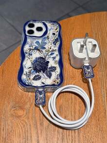 4pcs Set (1pc Wave Pattern Phone Case + 1pc Wave Pattern UK Plug Charger Protector + 2pcs Wave Pattern Data Cable Protectors) UV Painted Blue Floral Pattern Compatible With IPhone 17/17 Pro/17 Pro Max/Air/16/16 Pro/16 Pro Max/16 Plus/7/8/7P/8P/X/XS/XR/XS Max/11/11 Pro/11 Pro Max/12/12 Pro/12 Pro Max/12 Mini/13/13 Pro/13 Pro Max/14/14 Pro/14 Plus/14 Pro Max/15/15 Pro/15 Plus/15 Pro Max - Multicolor - View 2