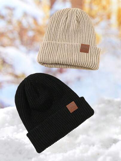 温暖的户外针织滑雪帽，秋冬两季完美之选。骑行更佳选择。时尚、休闲、优雅。涤纶材质，秋冬和圣诞节的完美之选。灵感源自千年虫。